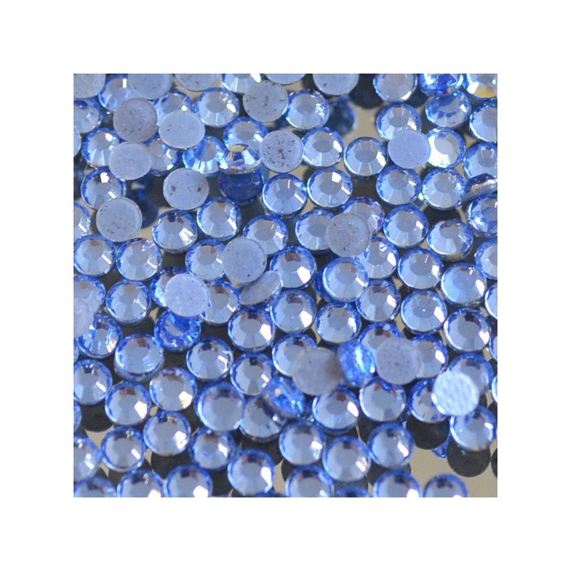 Skleněné hot-fix kamínky barva Sapphire světlý velikost SS16