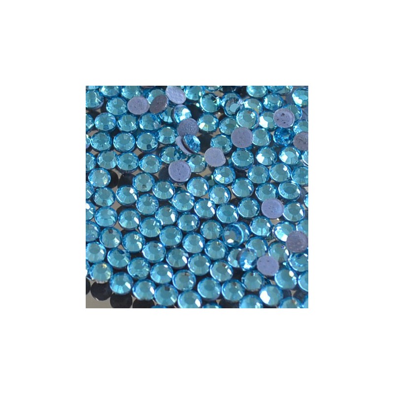 Skleněné hot-fix kamínky barva Aquamarine velikost SS16