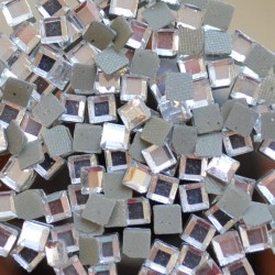 Skleněné hot-fix kamínky tvarové - čtverce 4 × 4 mm